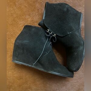 Stuart Weitzman black velvet shoes 11